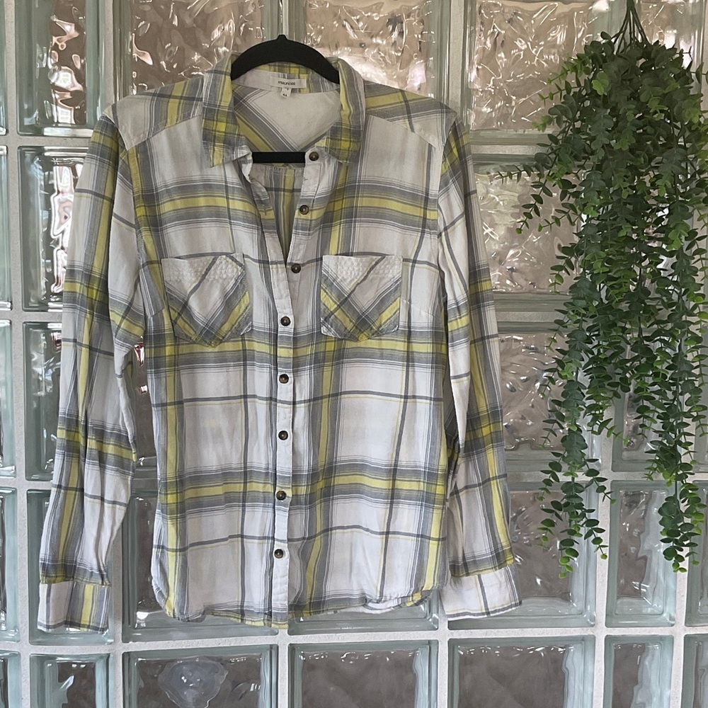 Lightweight Plaid Button-Up Shirt in White, Gray & Yellow